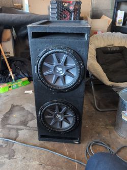 Dual 12 inch Kicker Vented Subwoofer