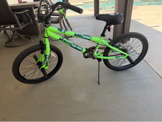 Madd Gear 20-inch Freestyle BMX Bicycle – Like New