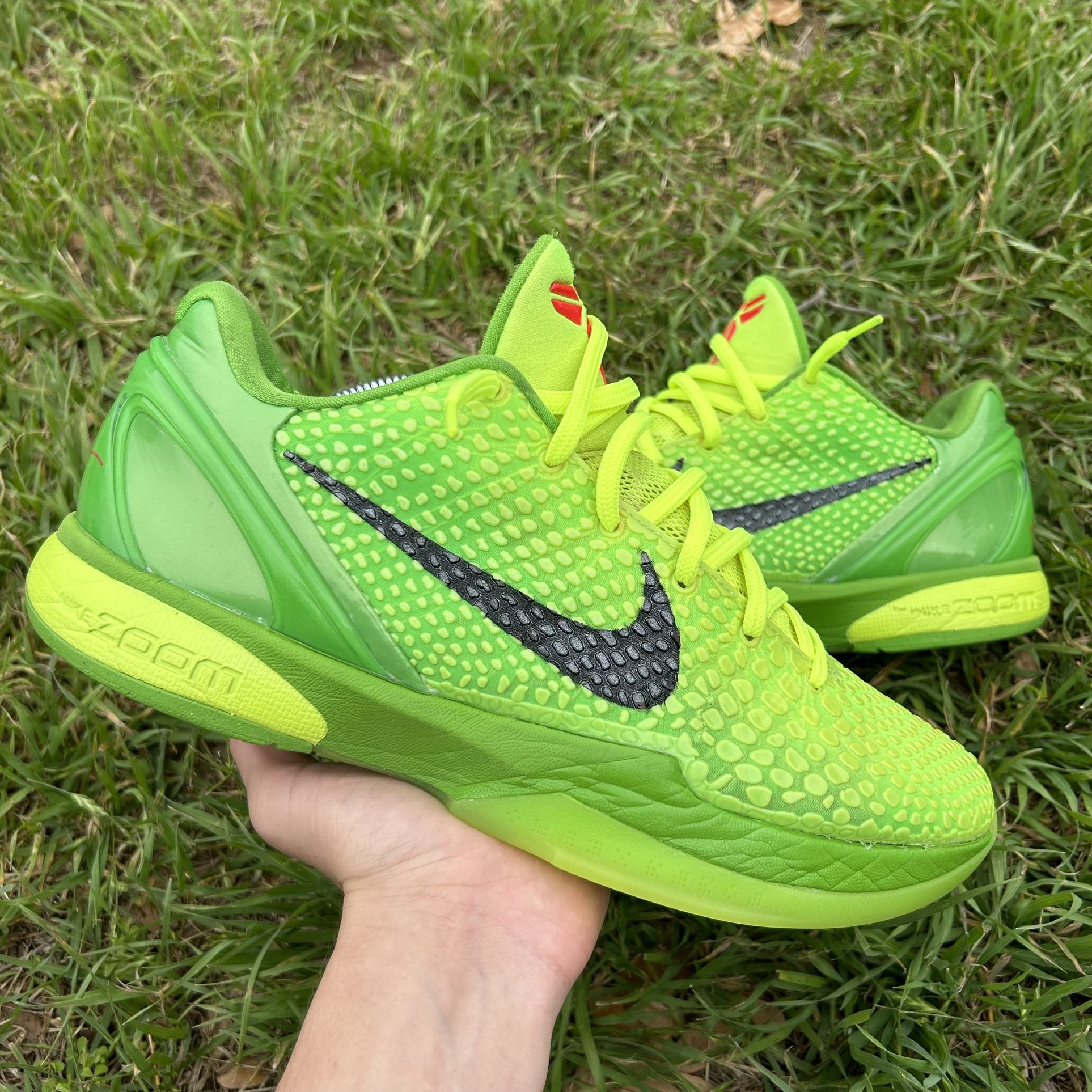 Size 11.5! Kobe 6 Grinch ! With Extra Laces No Box Though