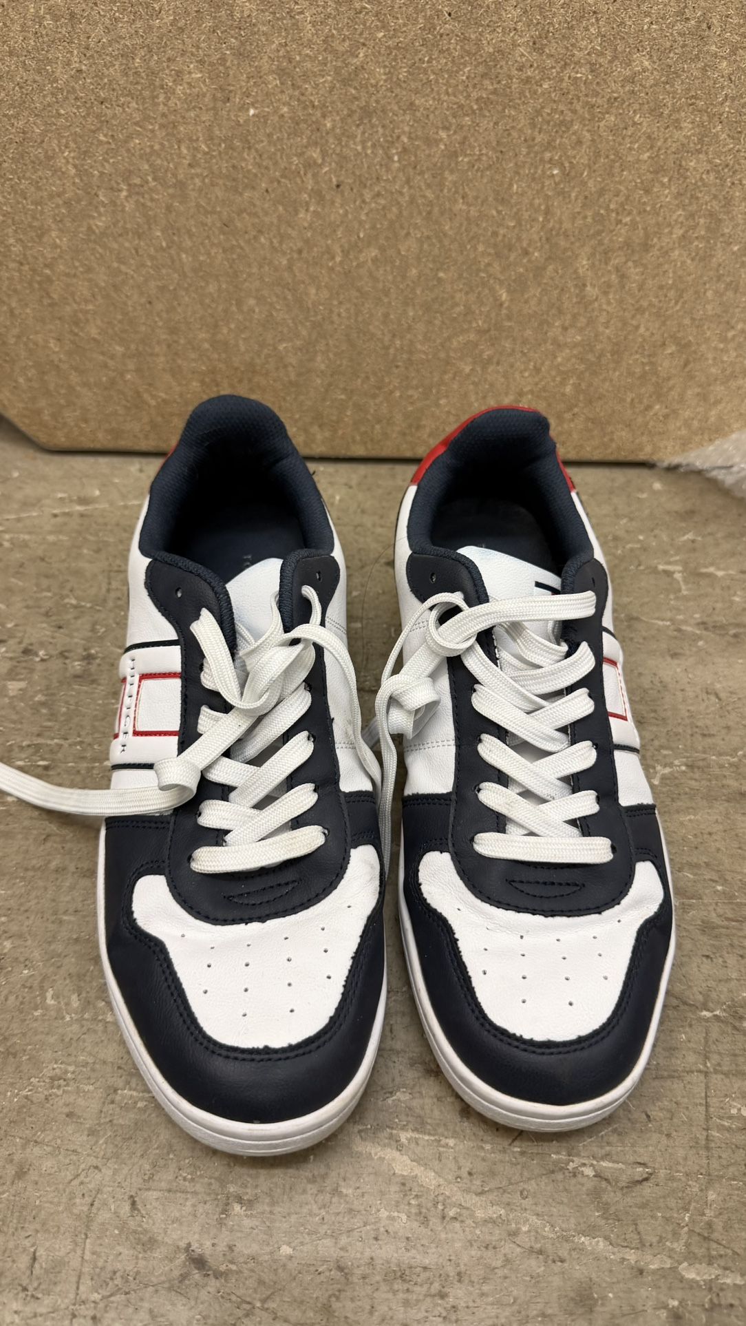 Sports Sneakers Size 8.5 Price Per Unit