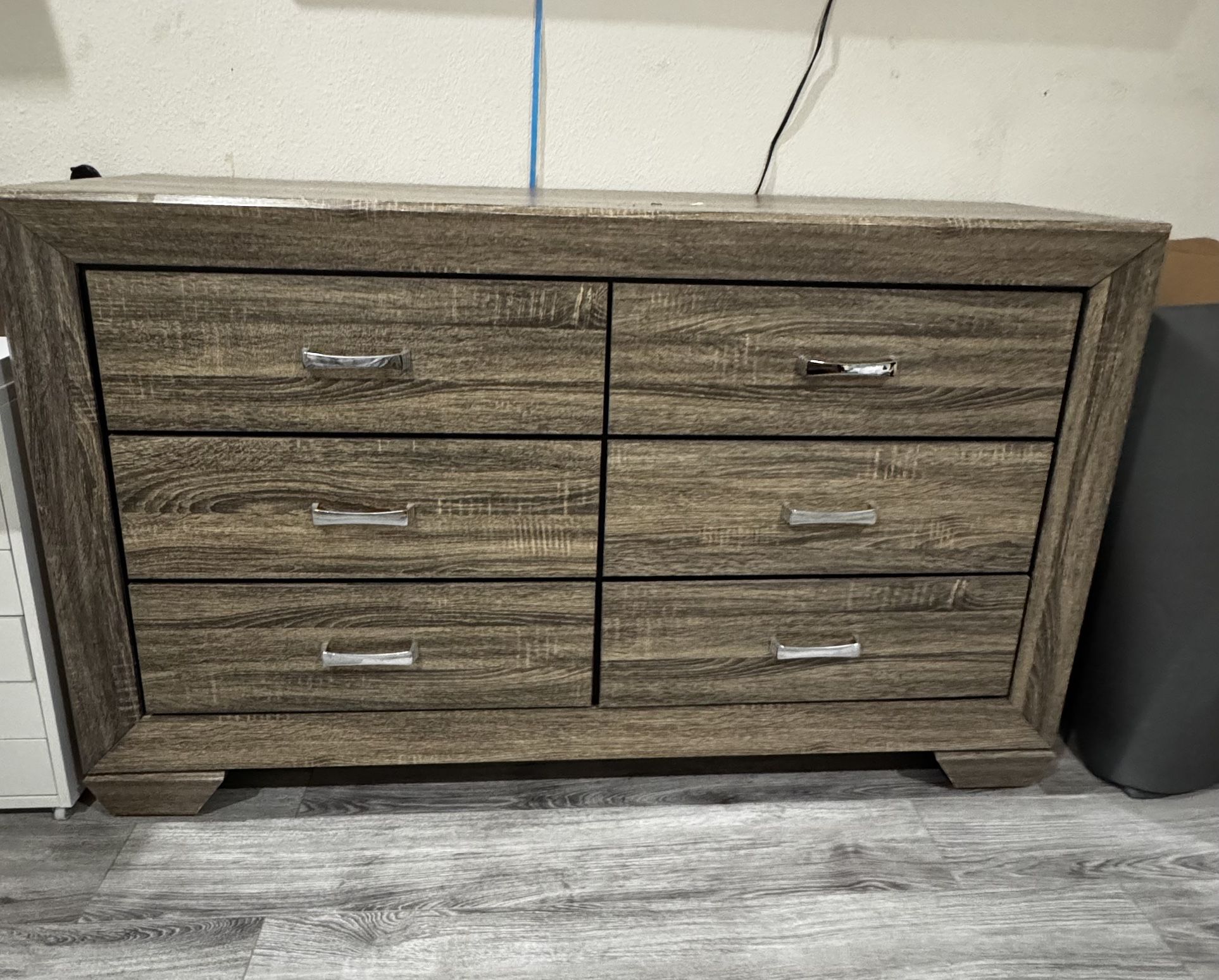 6-drawer dresser