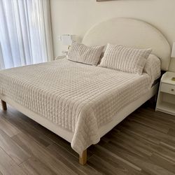 King bed brand new beautiful