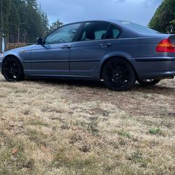 2005 BMW 325i