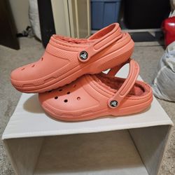 Pink Or Salmon Crocs Men's 7/Women's 9