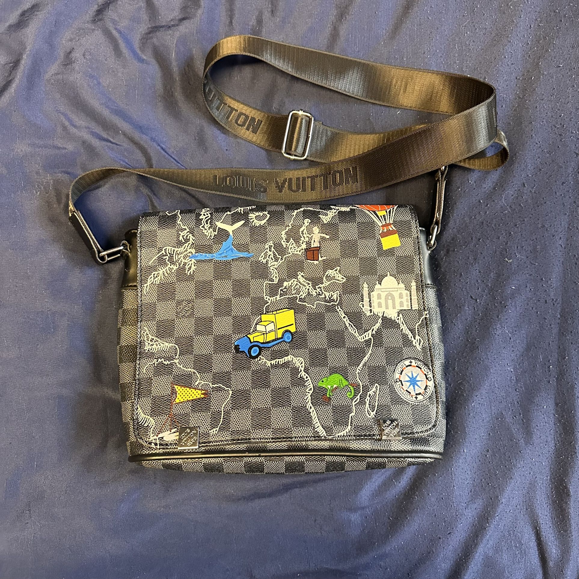 Louis Vuitton Damier District Map Messenger bag