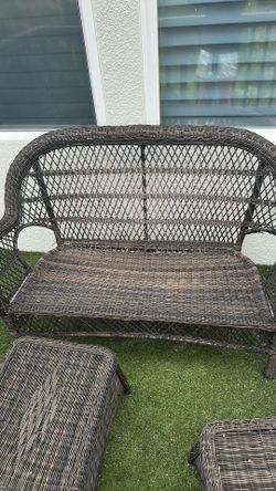 Free wicker chair set