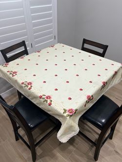 Dining table - 4 chairs included