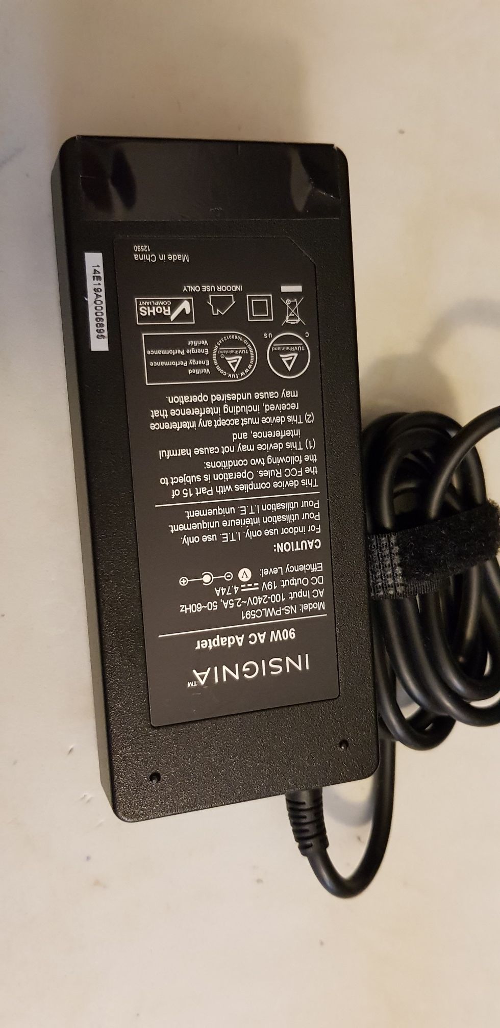 Insignia 90W AC Adapter