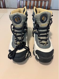 TEVA  hiking boots
