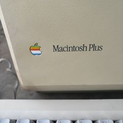 Macintosh  Plus Computer