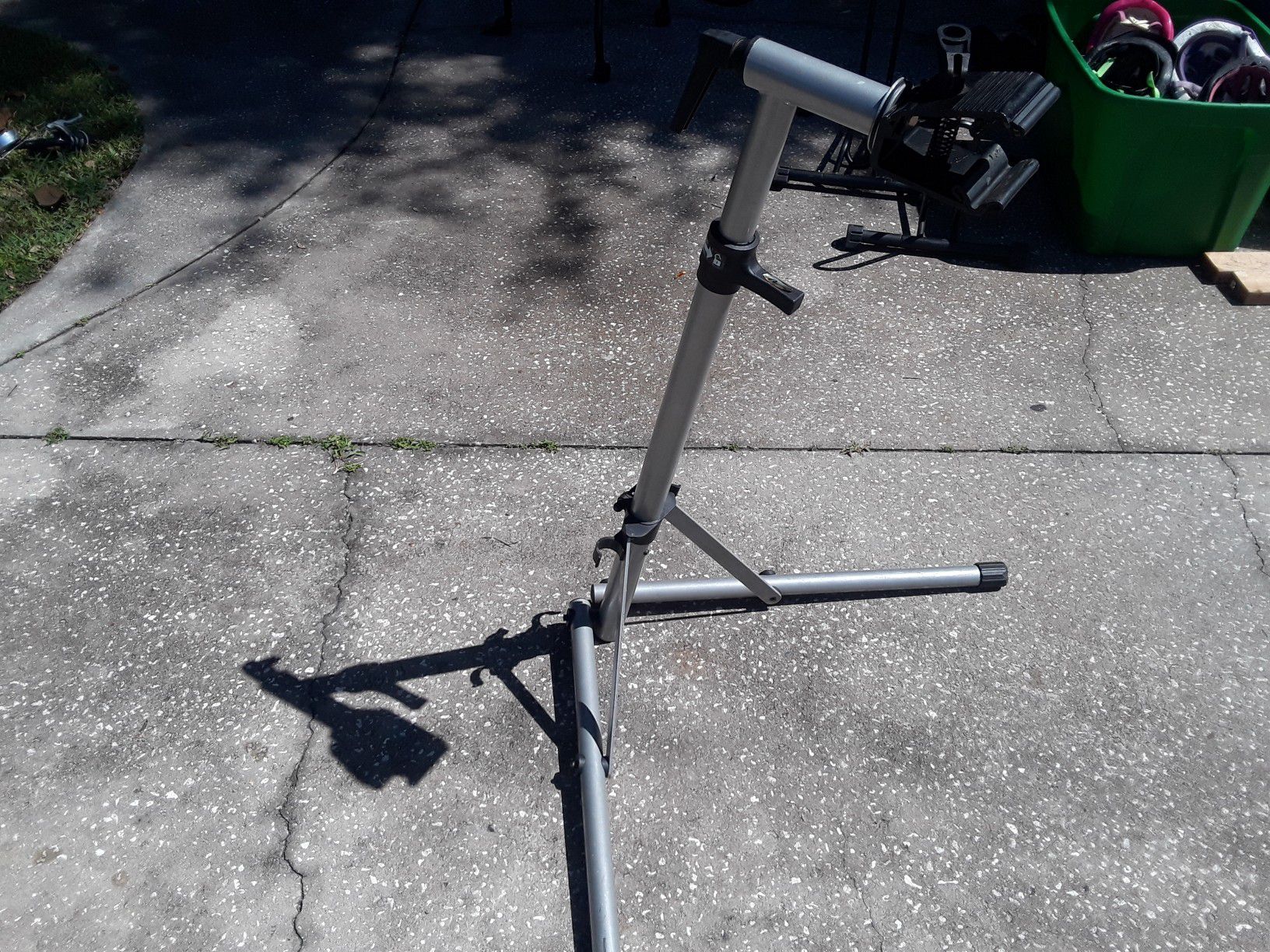 Specialized bike bicycle repair stand, like new.