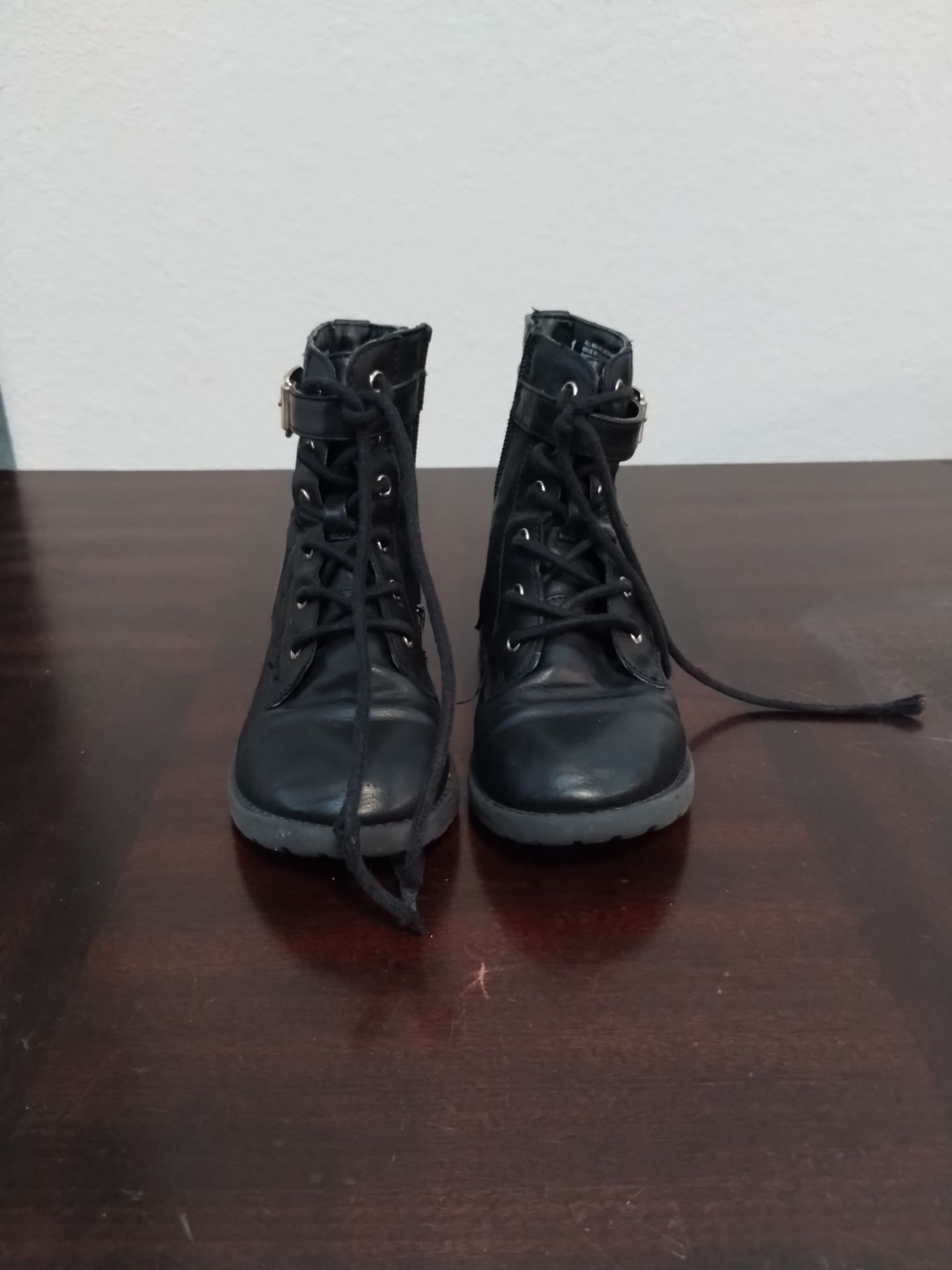 the children's place black boots for girls size 1Y