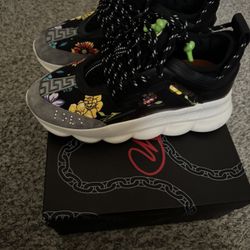 Unisex Versace chain reaction sneakers size 44 (10.5/11)
