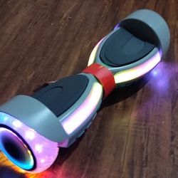 JETSON STEREOFLY HOVERBOARD W / Bluetooth Speaker 