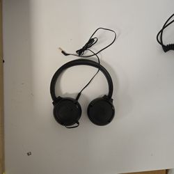 JBL TUNE 500 ON EAR HEADPHONES x2