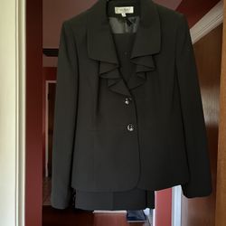 Black suit Jones Studio