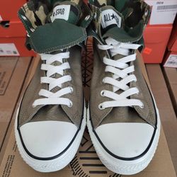 CHUCK TAYLORS 