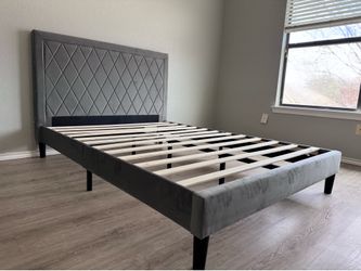 BRAND NEW TWIN/FULL/QUEEN VELVET PLATFORM BED WITH PLUSH MATTRESS (FREE DELIVERY)
