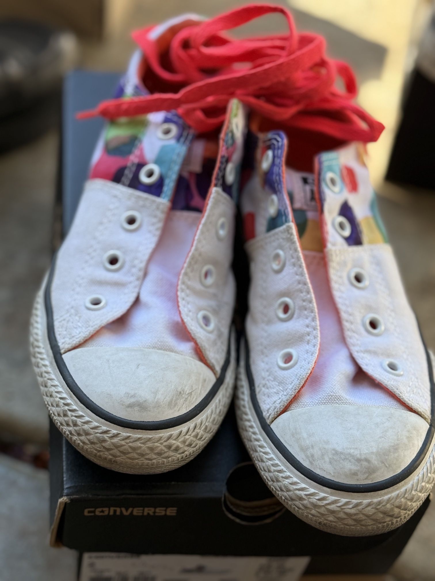 Kids Converse Size 2 White With Pink Coral Multicolored Details 