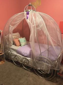 Disney Cinderella Carriage Bed w/ Canopy