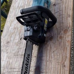 New Makita 16" Bar Chainsaw