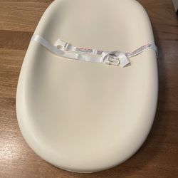 Hatch Grow Changing Table And Digital Scale