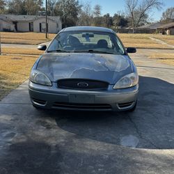 2005 Ford Taurus 