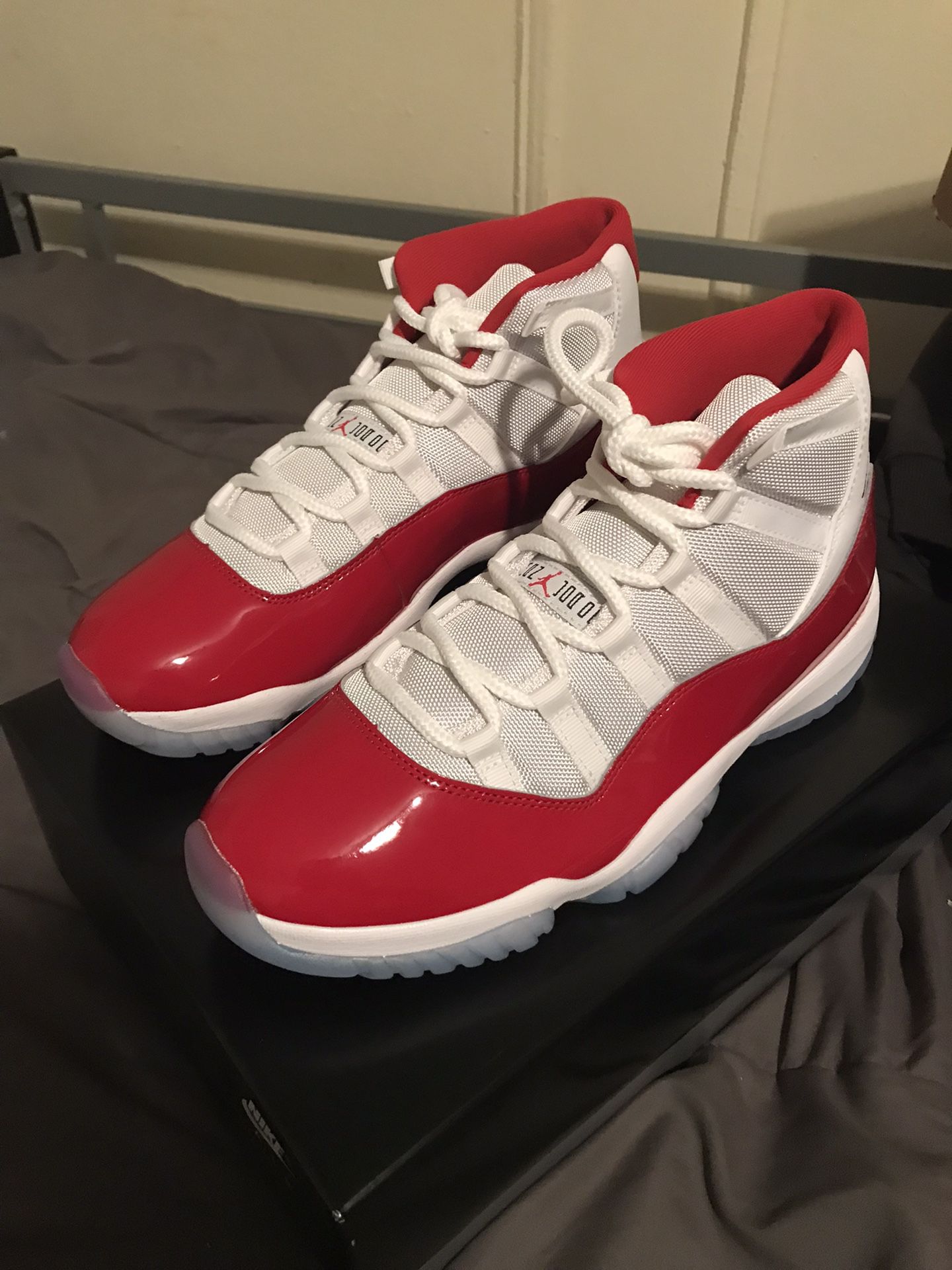 Air Jordan 11 lv supreme size 12 for Sale in Rochester, NY - OfferUp