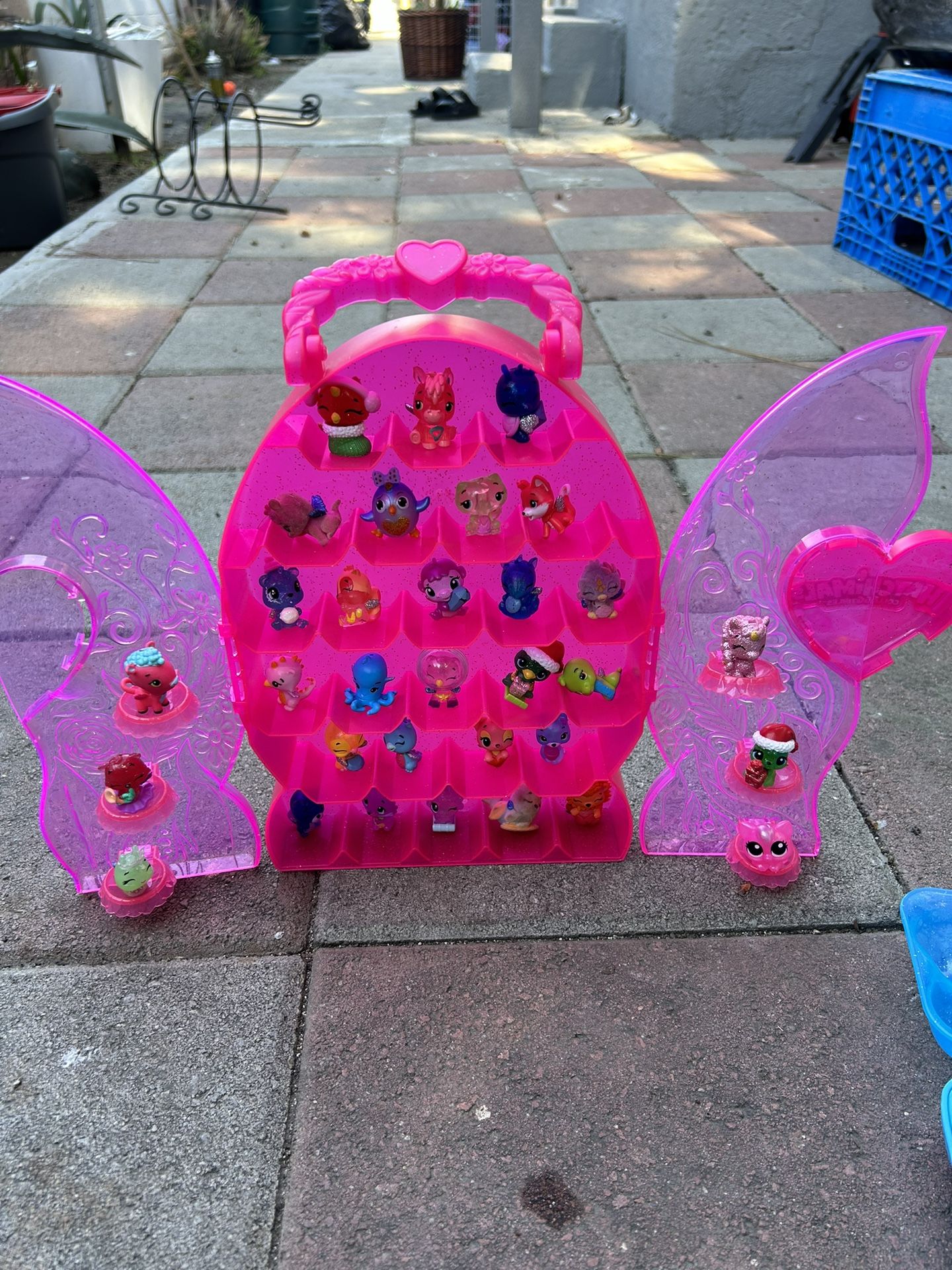 Hatchimals CollEGGtibles - huge collection - 2 storage cases