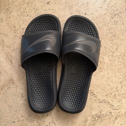 Nike Slides Size 7.5 - Open For Trades 