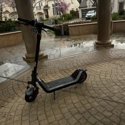 Niu 300x Pro Scooter