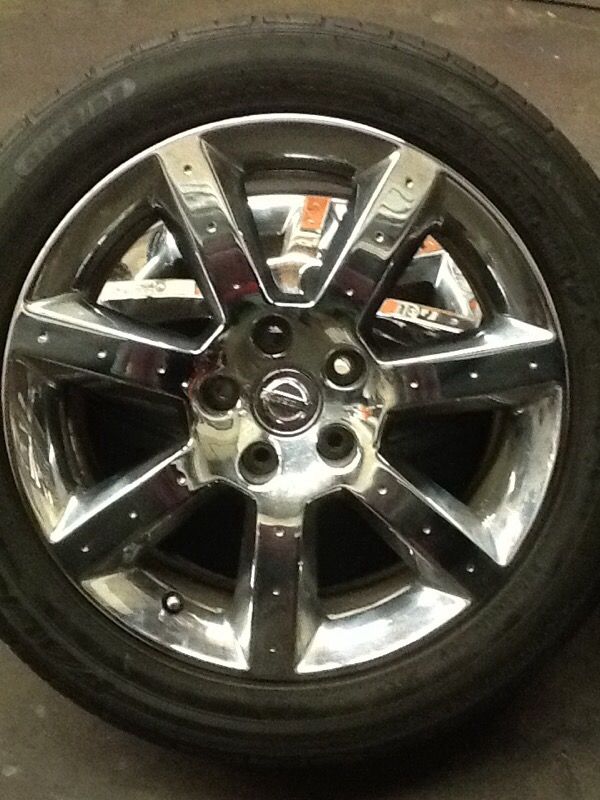 Original 17"NISSAN 350Z wheels/tires