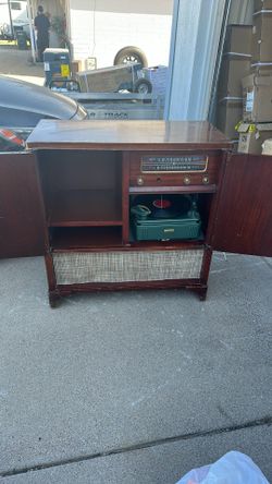 1950s Radio And Record Player