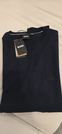 Brand New Hugo Boss Navy Knit Crew Neck Long Sleeves Sweater. Size Medium