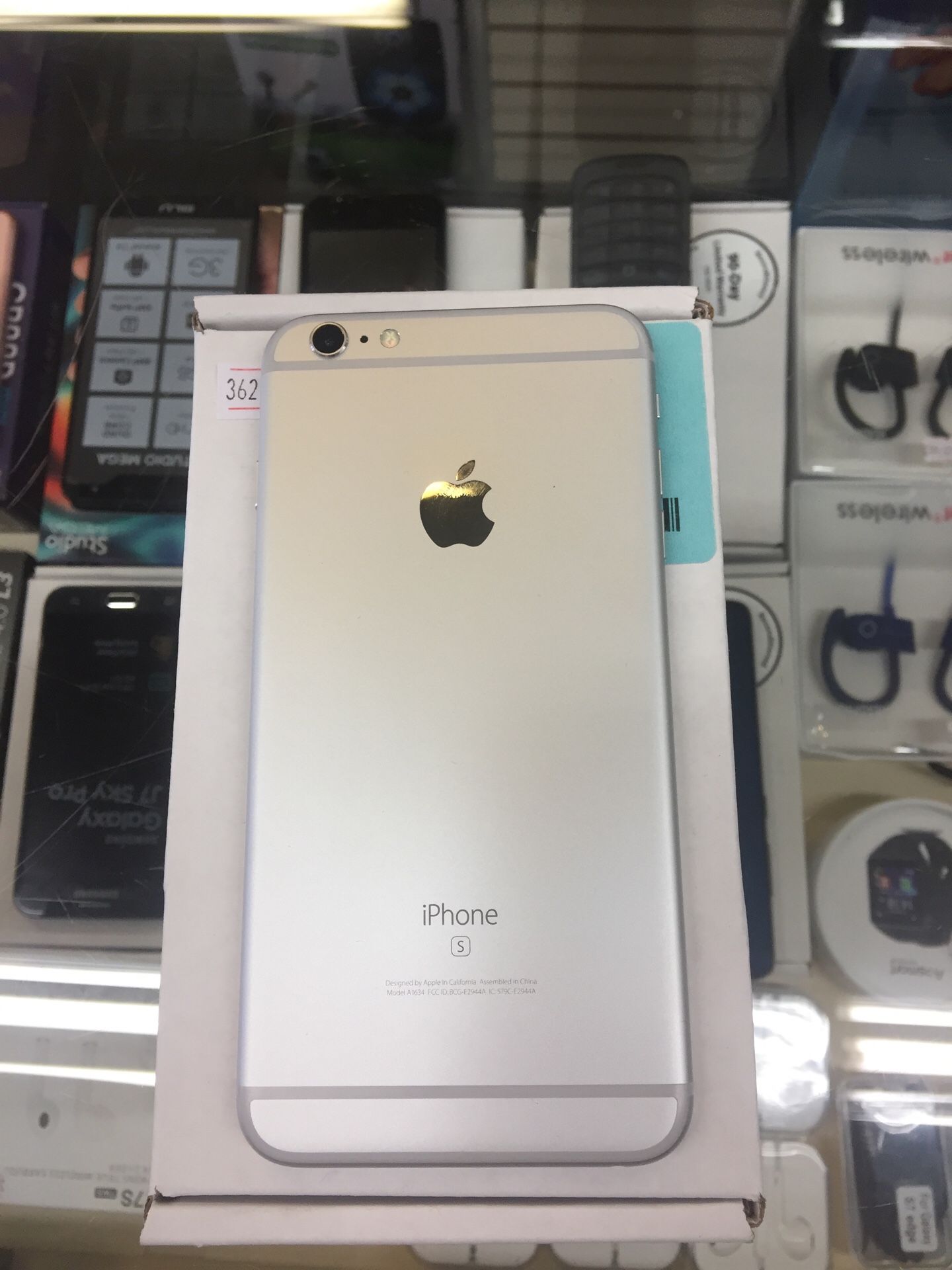 Iphone 6s plus At&t, net10 , cricket and h20. Company only