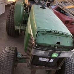 John Deere Tractor - Model 790