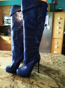 Blue/black snakeskin boots 7 1/2