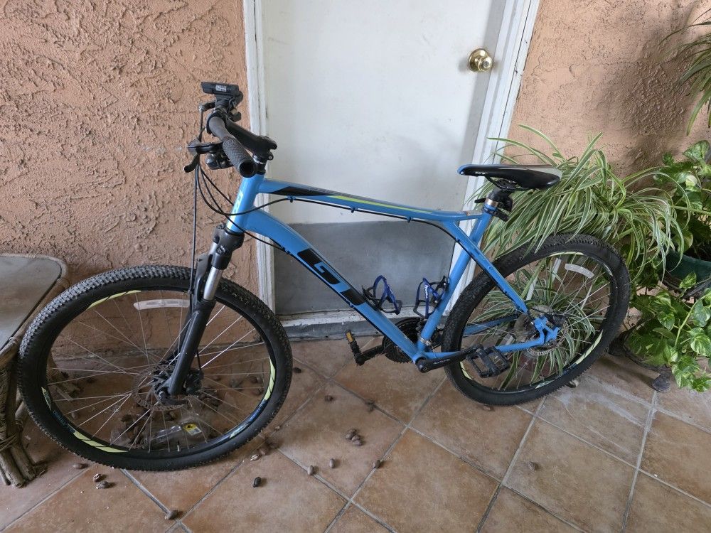 GT Aggressor Pro Mountain Bike