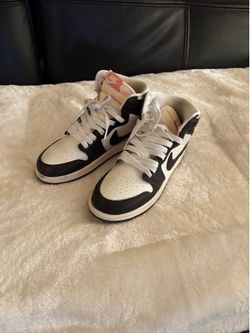 Girl shoes
