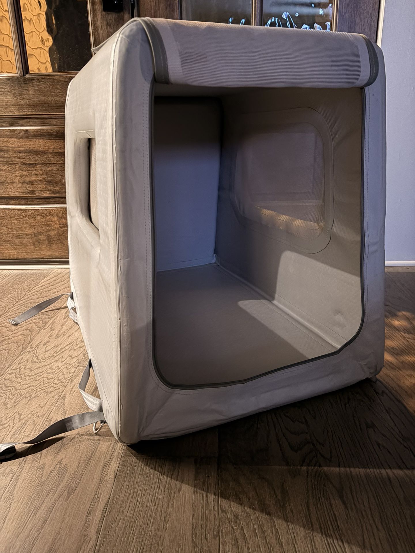 Diggs Inflatable Dog Crate + Pump