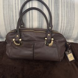 B Makowsky Leather Purse