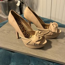 Just fab women’s heels size 8 1/2 peekaboo to light mauve and color