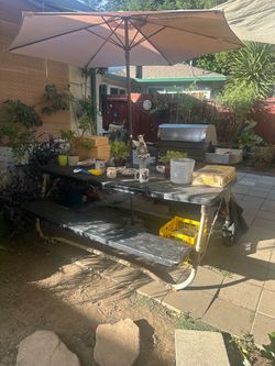 Free folding picnic table