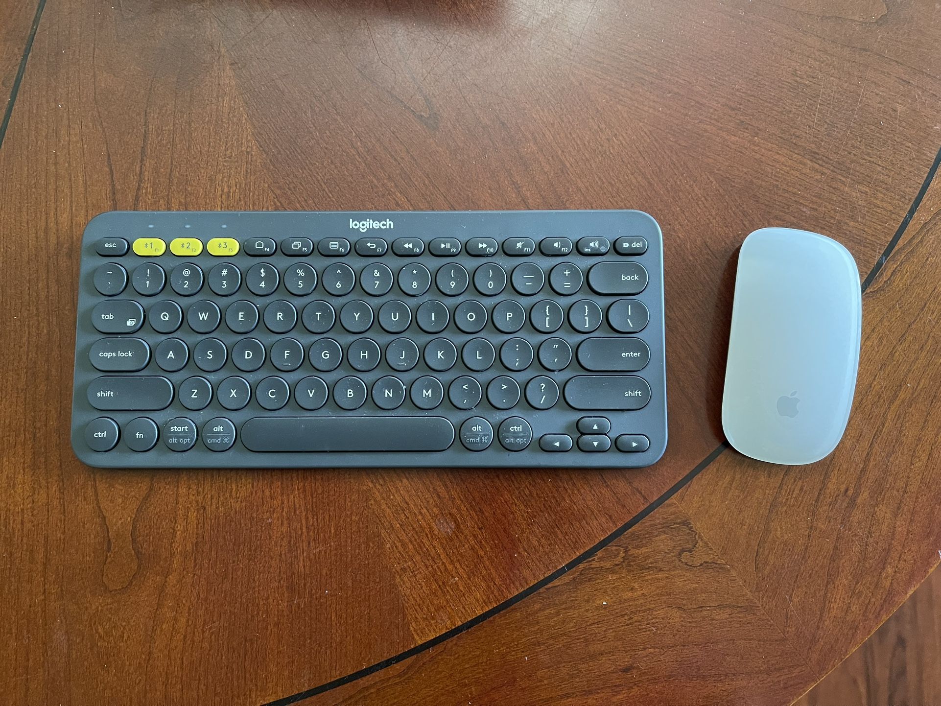 macOS Logitech Keyboard & Apple Mouse