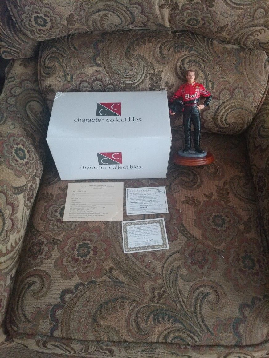 2001 Limited Edition Statue Dale Jr.