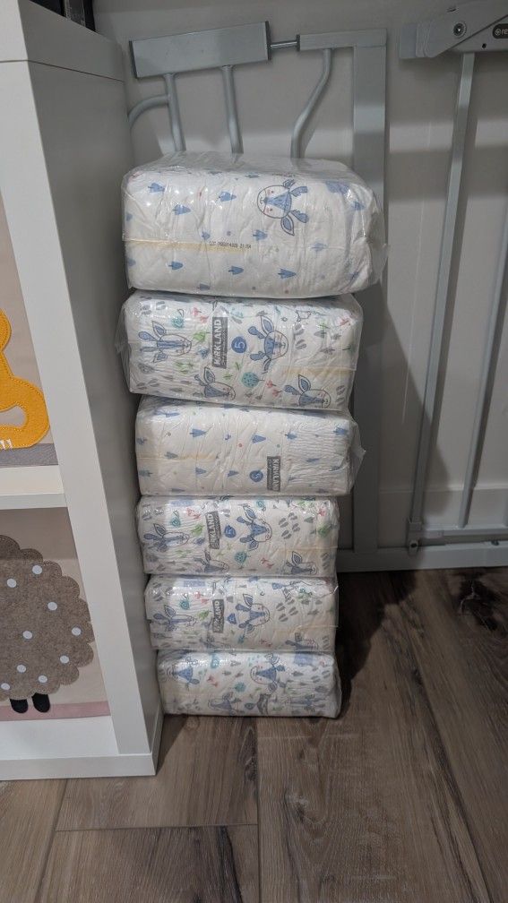 Kirkland Diapers - Size 5