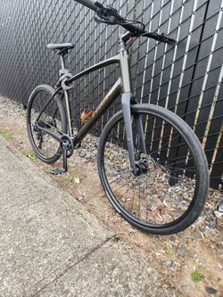 Trek Dual Sport 3 Gen 5 – High-Performance Hybrid Bike