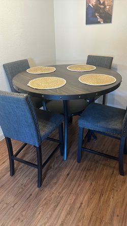 Round Counter-Height Dining Table with 4 Chairs