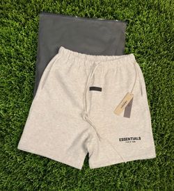 🔥 Essentials Fear of God Shorts Size Small (New w/ Tags) - Local Pickup