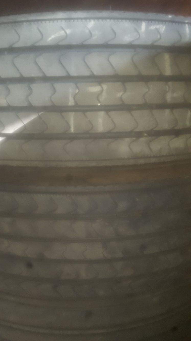 275 80 r22.5michelin trailer tires